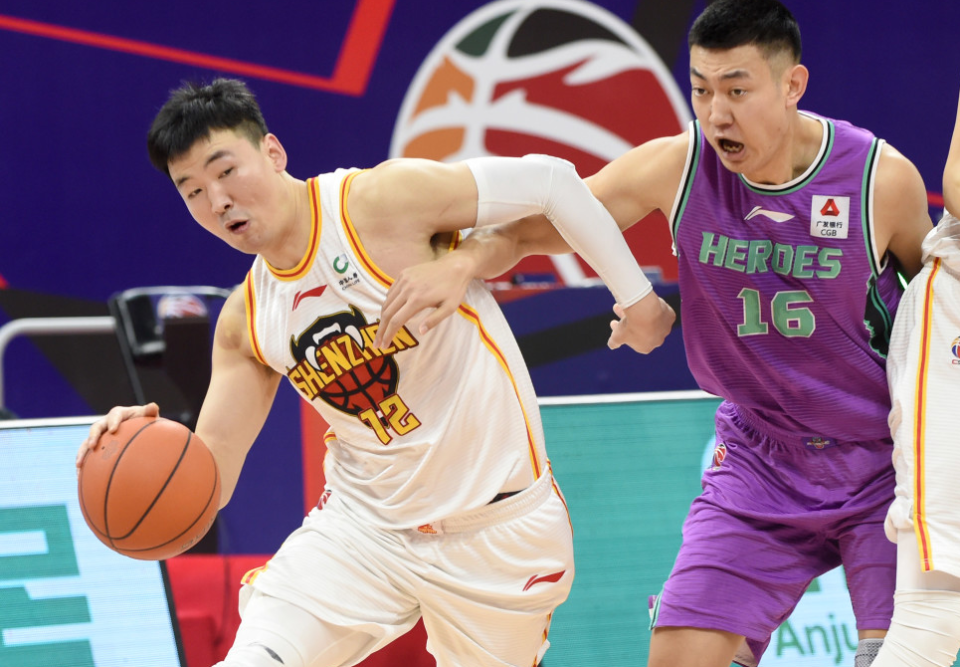 乐竞体育官网-赛地聚焦——CBA常规赛国际比赛日热度飙升；毕尔巴鄂竞技官宣签约；话题不断；身体对抗强度拉满的简单介绍