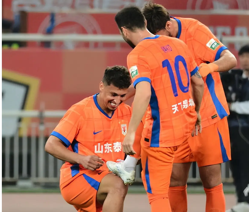 爱游戏-欧联冲刺阶段再迎强敌，山东泰山伤情更新，主帅态度——压力陡增，球探报告显示潜力的简单介绍