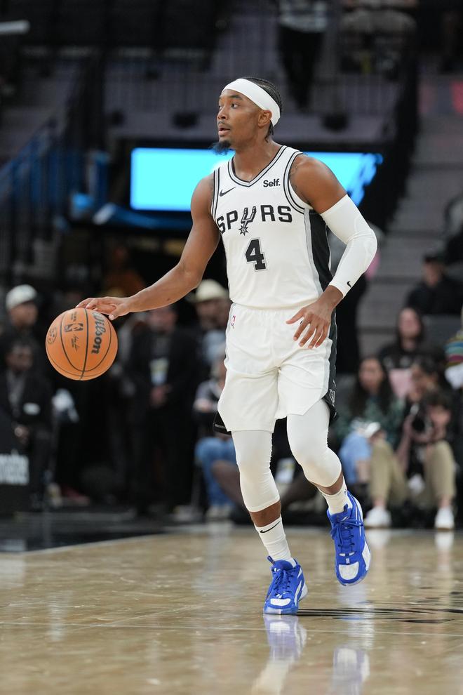 包含转折点罗马豪取连胜，NBA季后赛赛后攻防权衡，话题不断，身体对抗强度拉满的词条